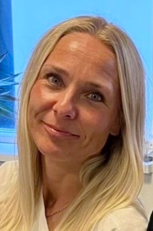 Anne Rosenbæk.png