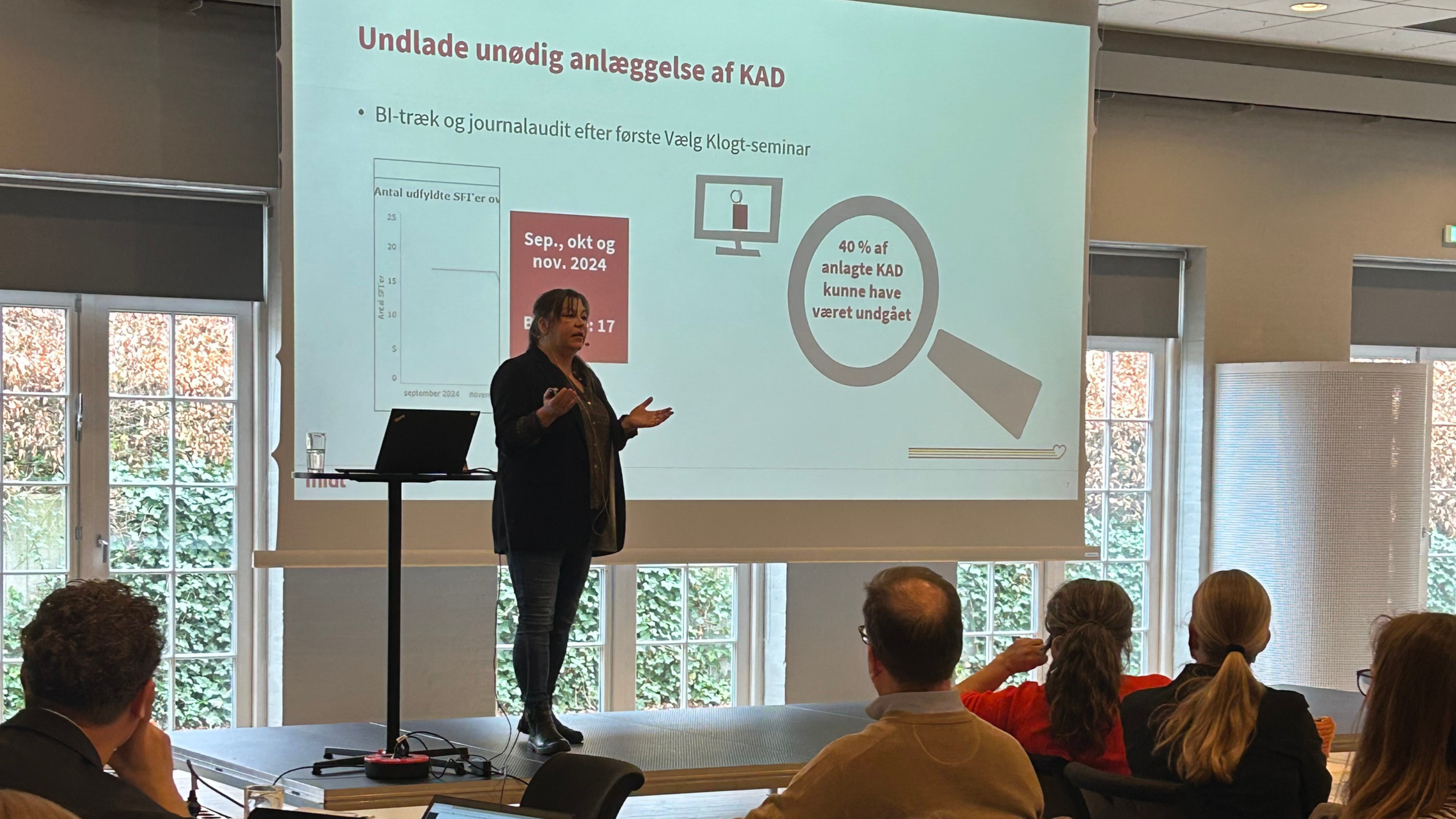 V&aelig;lg Klogt 3.png